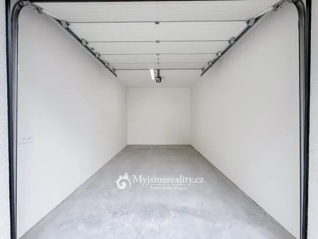 Pronájem garáže, Znojmo, Vančurova, 20 m2