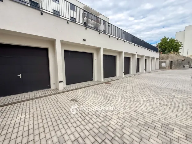 Pronájem garáže, Znojmo, Vančurova, 20 m2