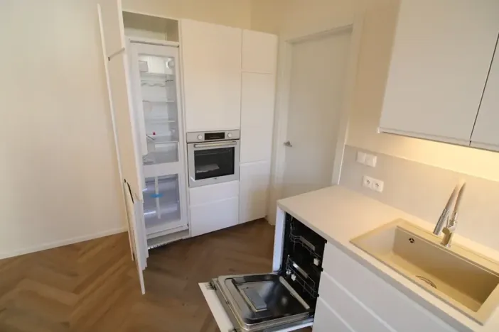Pronájem bytu 2+kk, Praha - Žižkov, Jeseniova, 51 m2