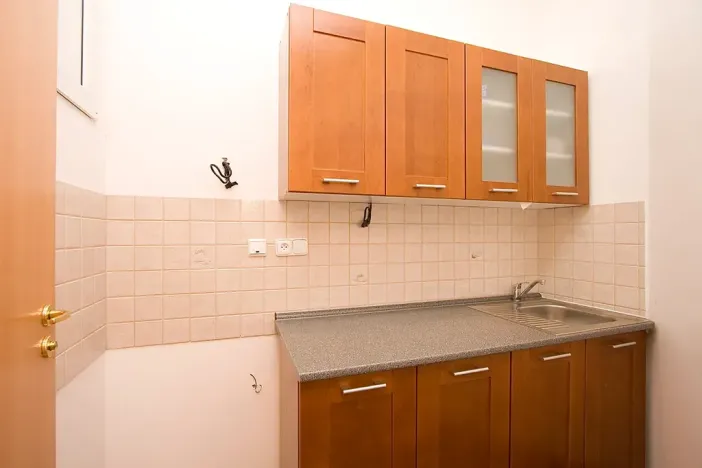 Pronájem kanceláře, Praha - Vysočany, Lisabonská, 53 m2
