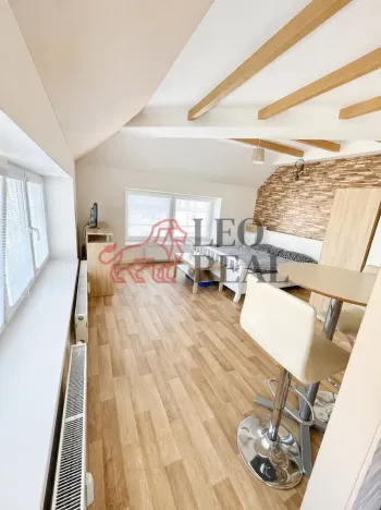 Pronájem bytu 1+kk, Náměšť nad Oslavou, 28 m2