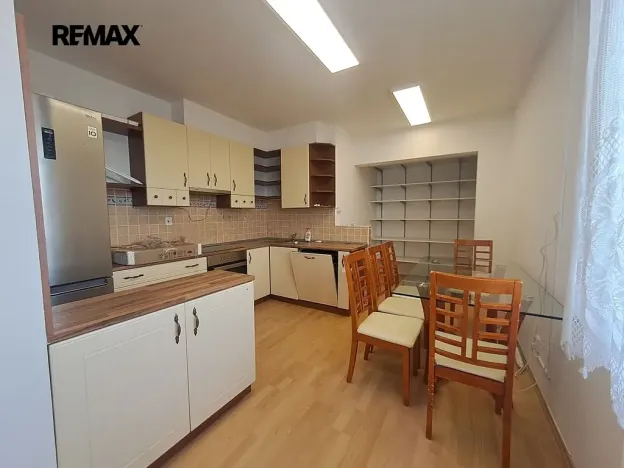 Pronájem bytu 2+1, Praha - Běchovice, Českobrodská, 77 m2