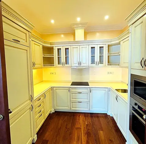 Prodej bytu 2+1, Karlovy Vary, Divadelní náměstí, 90 m2