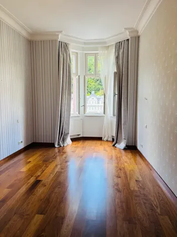 Prodej bytu 2+1, Karlovy Vary, Divadelní náměstí, 90 m2
