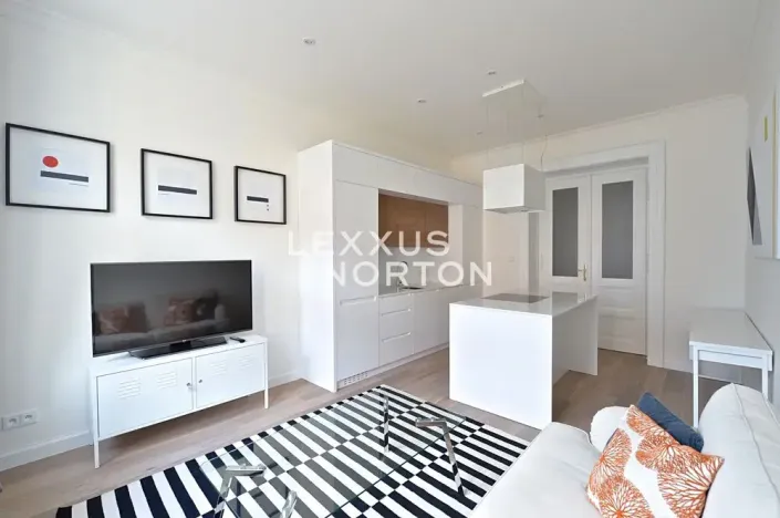 Pronájem bytu 2+kk, Praha - Vinohrady, náměstí Jiřího z Poděbrad, 56 m2
