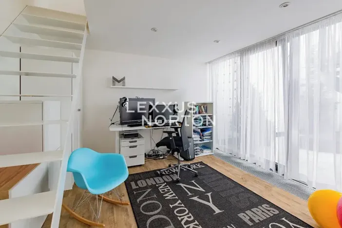 Pronájem bytu 3+1, Praha - Holešovice, Na Maninách, 150 m2