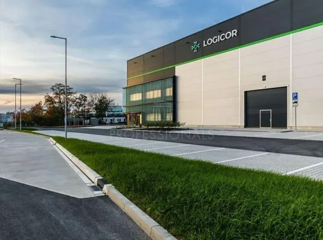 Pronájem skladu, Praha - Hostivař, K pérovně, 4222 m2