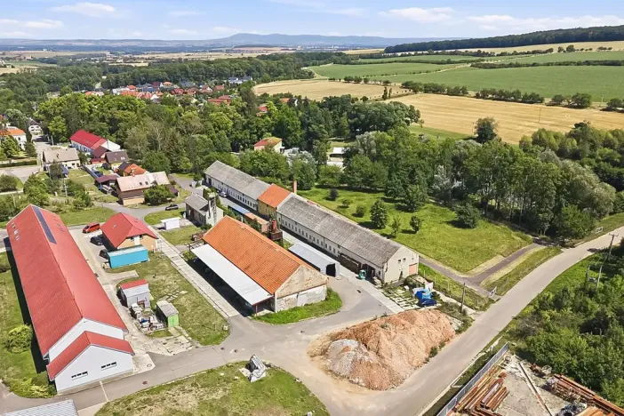 Prodej výrobních prostor, Věžky, 2200 m2