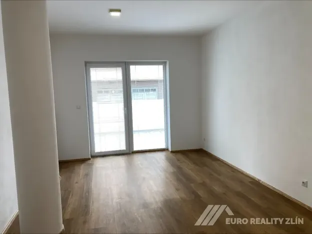 Pronájem bytu 1+kk, Zlín, Ševcovská, 33 m2