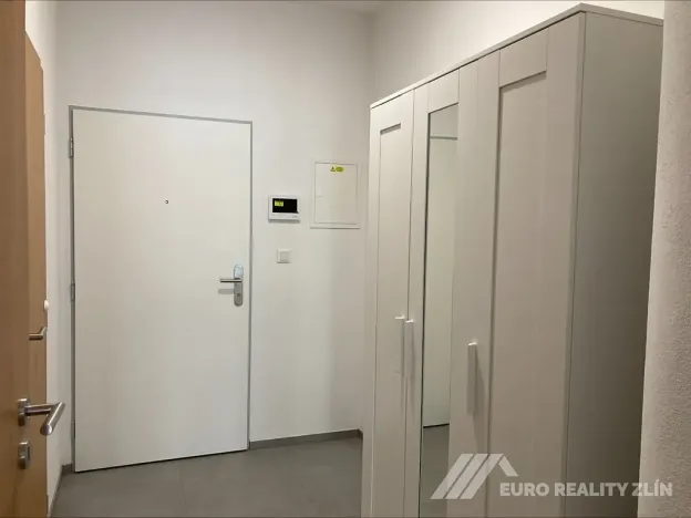 Pronájem bytu 1+kk, Zlín, Ševcovská, 33 m2