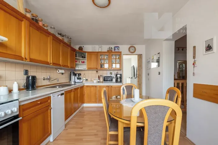 Prodej rodinného domu, Březí, Mládežnická, 230 m2