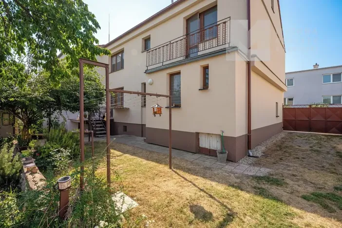 Prodej rodinného domu, Březí, Mládežnická, 230 m2