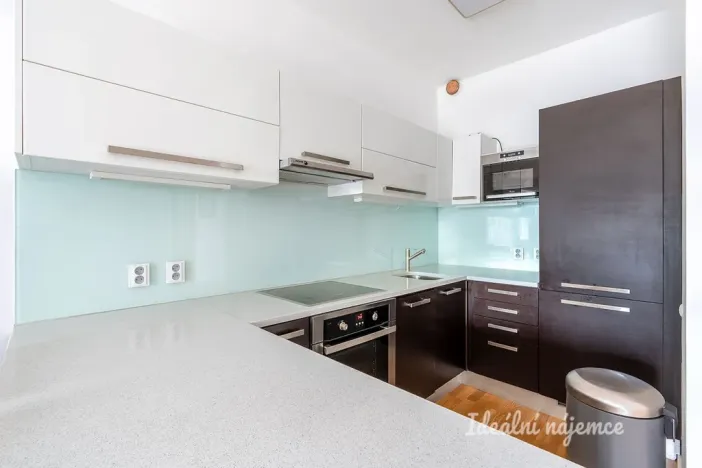 Pronájem bytu 2+kk, Praha - Smíchov, Jeřabinová, 53 m2