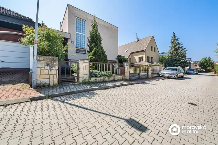 Prodej rodinného domu, Praha - Stodůlky, Pod viaduktem, 210 m2