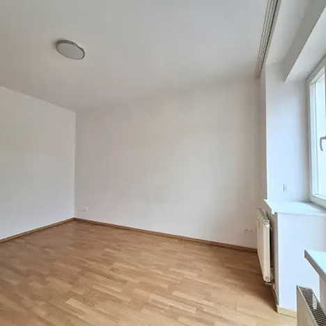 Pronájem bytu 2+1, Praha - Smíchov, Podbělohorská, 42 m2