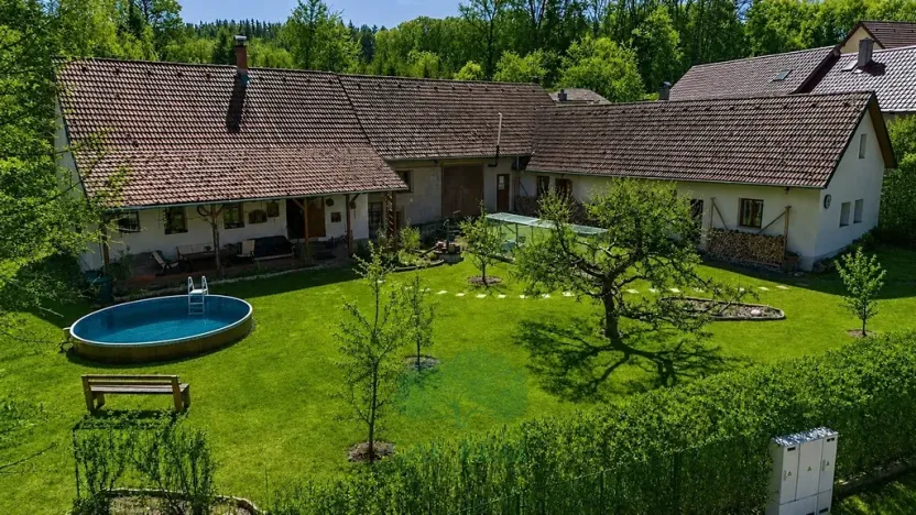 Prodej vícegeneračního domu, Skomelno, 284 m2
