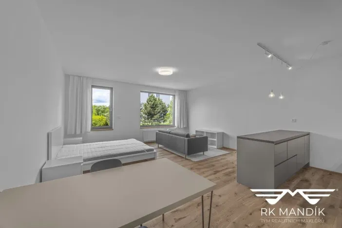 Pronájem bytu 1+kk, Praha - Prosek, Valečovská, 45 m2