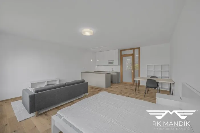 Pronájem bytu 1+kk, Praha - Prosek, Valečovská, 45 m2