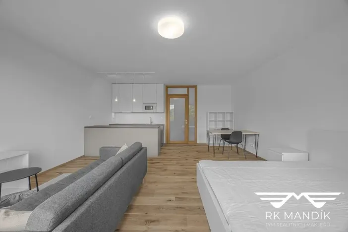Pronájem bytu 1+kk, Praha - Prosek, Valečovská, 45 m2