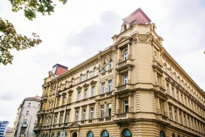 Pronájem kanceláře, Praha, Klimentská, 228 m2