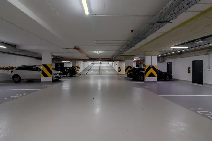 Pronájem garážového stání, Praha - Holešovice, U průhonu, 19 m2