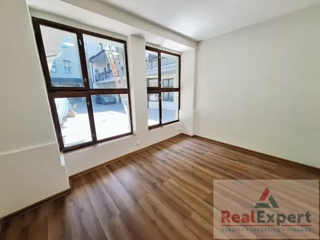 Pronájem ordinace, Praha - Vinohrady, Máchova, 70 m2