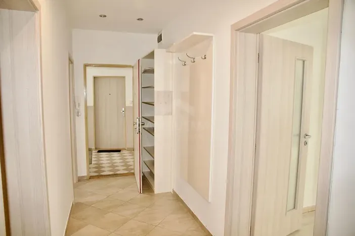 Pronájem bytu 3+1, Karlovy Vary, Moskevská, 80 m2