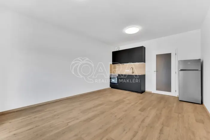 Pronájem bytu 1+kk, Praha - Hloubětín, Za černým mostem, 35 m2