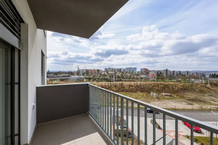 Pronájem bytu 1+kk, Praha - Hloubětín, Za černým mostem, 35 m2