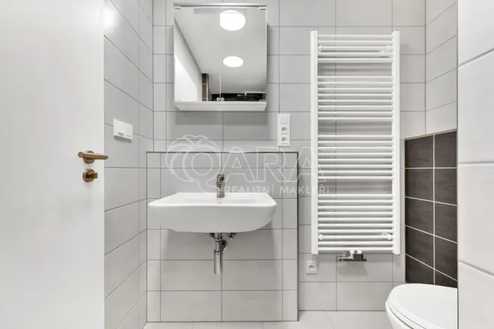 Pronájem bytu 1+kk, Praha - Hloubětín, Za černým mostem, 35 m2