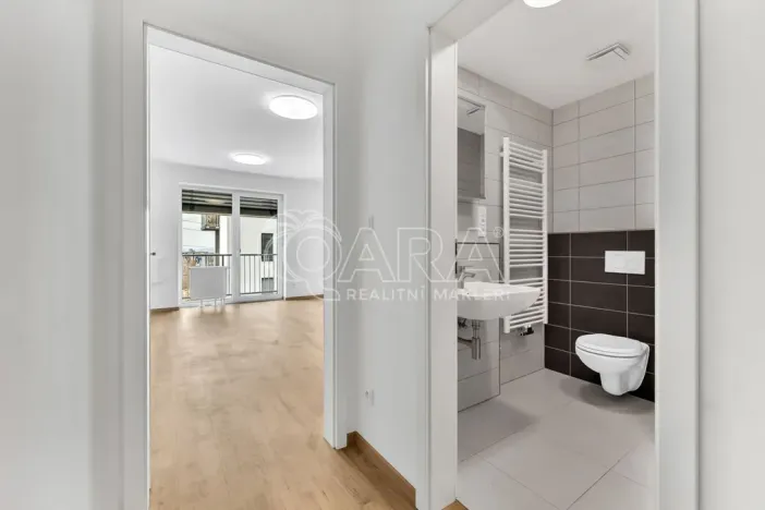 Pronájem bytu 1+kk, Praha - Hloubětín, Za černým mostem, 35 m2