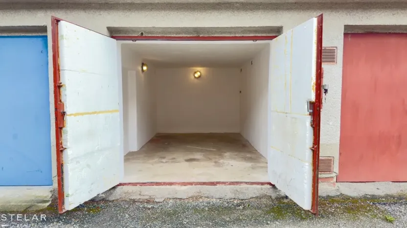 Pronájem garáže, Třebíč, Kubišova, 19 m2