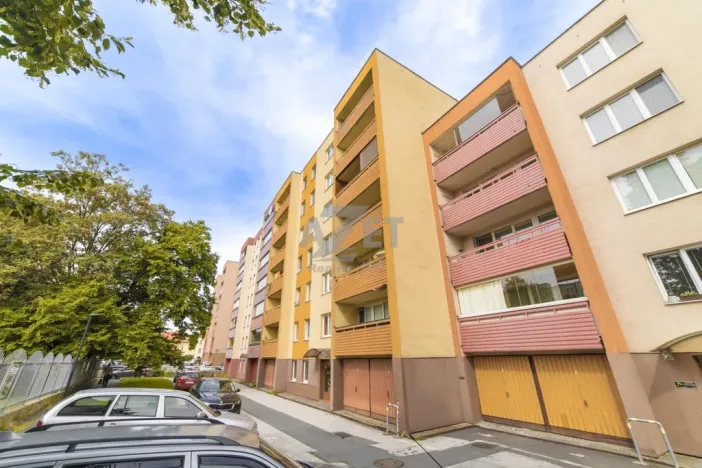 Prodej bytu 3+1, Ostrava - Moravská Ostrava, Živičná, 71 m2