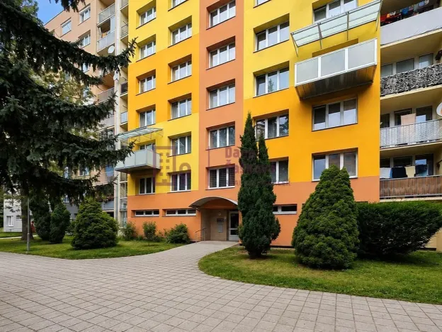 Pronájem bytu 2+kk, Jindřichův Hradec - Jindřichův Hradec III, sídliště Vajgar, 47 m2