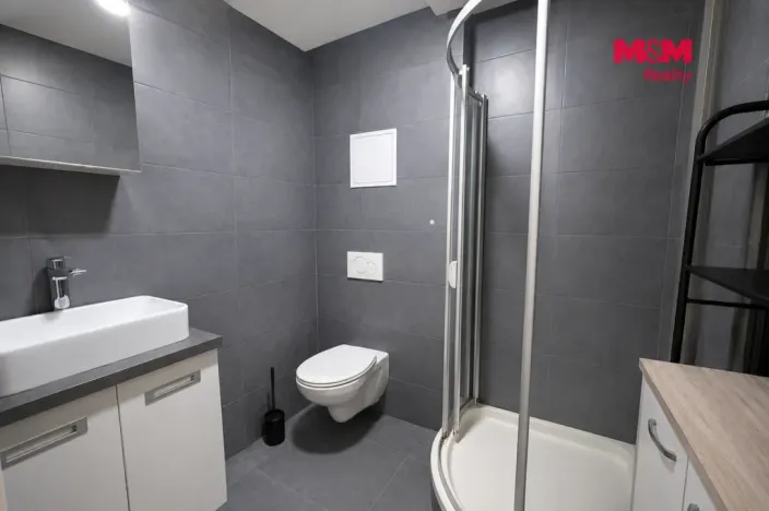 Pronájem bytu 1+kk, Louny, Sladkovského, 28 m2