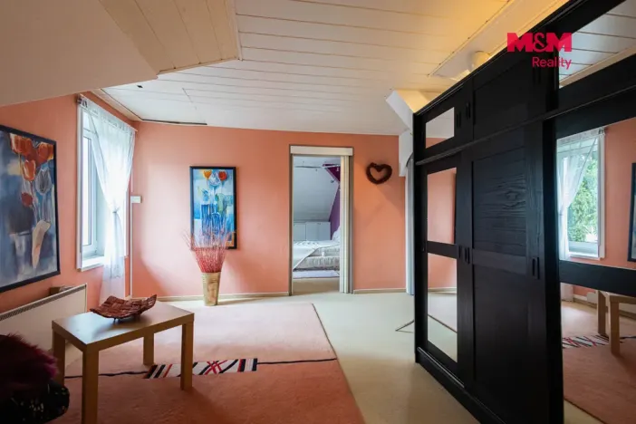 Prodej rodinného domu, Loučim, 300 m2