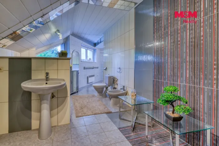 Prodej rodinného domu, Loučim, 300 m2