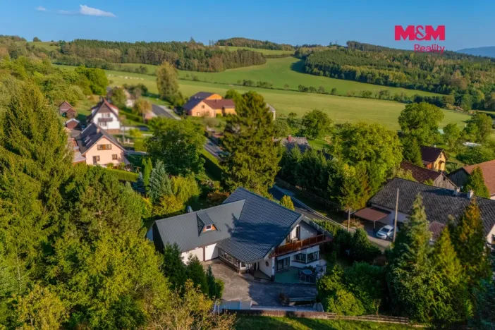 Prodej rodinného domu, Loučim, 300 m2
