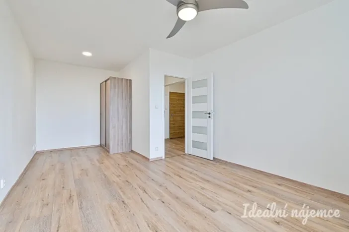 Pronájem bytu 2+kk, Brno, Blatnická, 43 m2