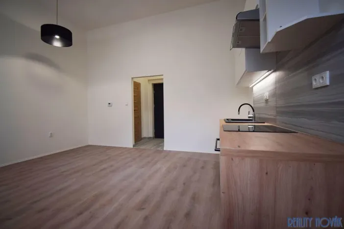 Pronájem bytu 2+kk, Teplice, Českobratrská, 42 m2