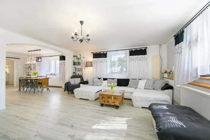 Prodej rodinného domu, Lhotka u Radnic, 208 m2