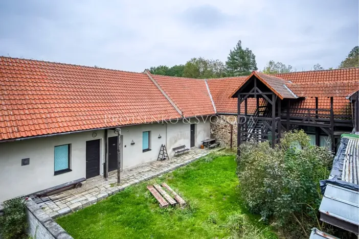 Prodej ubytování, Červená Lhota, 1220 m2