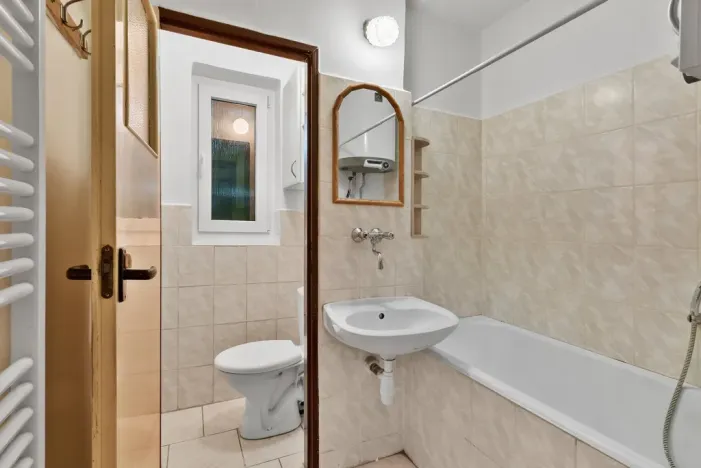 Prodej bytu 3+1, Králův Dvůr, Pod Hájem, 56 m2