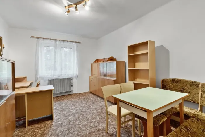 Prodej bytu 3+1, Králův Dvůr, Pod Hájem, 56 m2