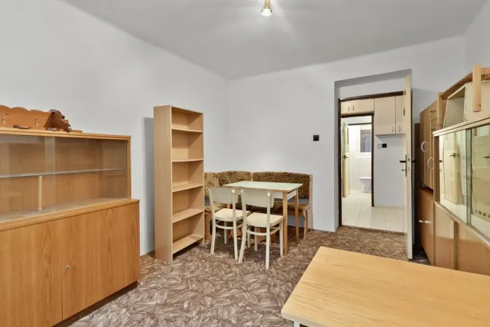 Prodej bytu 3+1, Králův Dvůr, Pod Hájem, 56 m2
