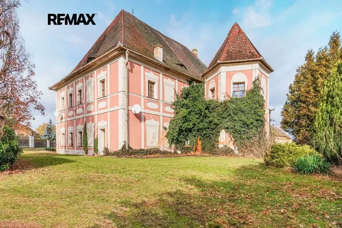 Prodej domu, Ježovy, 700 m2