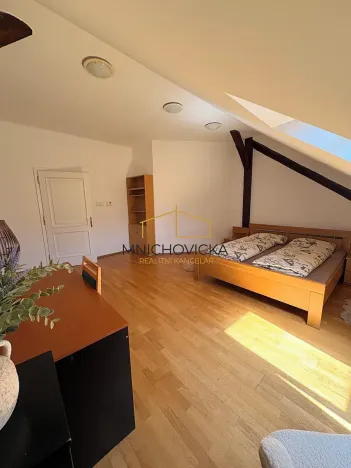 Pronájem bytu 3+kk, Žebrák, Náměstí, 87 m2