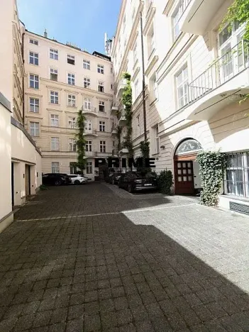Pronájem kanceláře, Praha - Nové Město, Lazarská, 190 m2