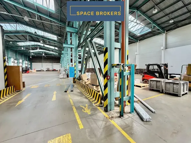 Pronájem skladu, Hradec Králové, Na Brně, 2500 m2
