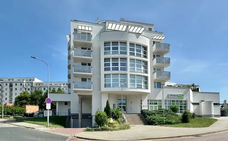 Pronájem garážového stání, Brno, 15 m2